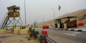 قوات الاحتلال تعتقل شابا على حاجز قرب طوباس
