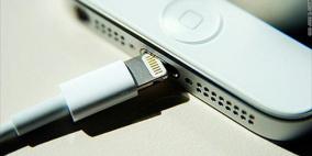 أبل تزود هواتف أي فون 5 بشاحن صعب التقليد