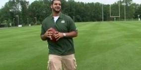 عبوشي.. فلسطيني ينضم لصفوف لاعبي كرة القدم الأميركية