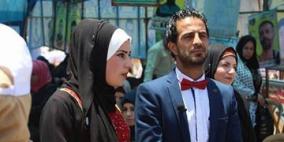عروسان من غزة يعقدان قرانهما في خيمة التضامن مع الاسرى