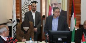 بلدية نابلس وشركة "وي هون" للدعاية والإعلان توقعان اتفاقية البصمة الضوئية