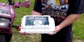 راية تنظيم "داعش" على كعكة بدل علم الكونفيدرالية