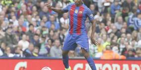 خطأ يعمق أزمة دفاع برشلونة أمام مانشستر سيتي