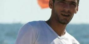غزة: تسليم جثمان الشهيد الصياد محمد بكر الى ذويه