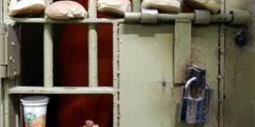 أسير في "عسقلان" يخوض الإضراب احتجاجاً على ظروف التحقيق