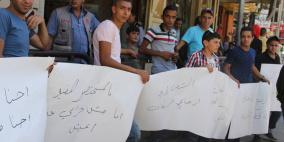 بالصور ... إحتجاج أصحاب البسطات على قرار بلدية الخليل