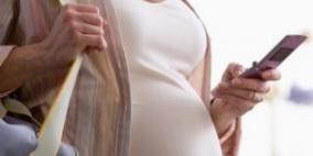 استخدام الحامل للهاتف المحمول يؤثر على سلوكيات الطفل