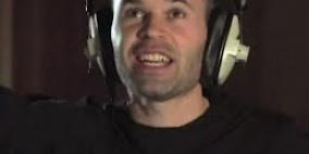 إنييستا يجسد شخصية "قرصان" في فيلم للرسوم المتحركة