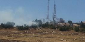 حريق قريب من معسكر لجنود الاحتلال شمال القدس بالقرب من قرية العيساوية