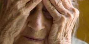 مسن عمره 106 أعوام يحقق حلم حياته بركوب الطائرة لأول مرة