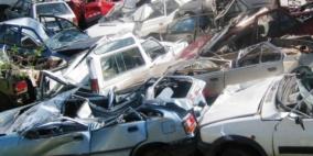 الشرطة تتلف 80 مركبة ودراجة نارية غير قانونية في الخليل