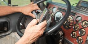 تصفح موقعاً إباحياً خلال قيادة شاحنته.. فقتل شابة