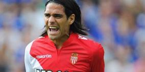 فالكاو يحسم مستقبله