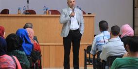 قسم الإذاعة والتلفزيون في جامعة النجاح يستضيف الإعلامي طلعت علوي