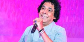 محمد منير يغني بـ«الألمانية»