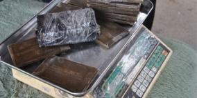 شرطة غزة تضبط 32 "فرش" حشيش وكميات من الحبوب المخدرة