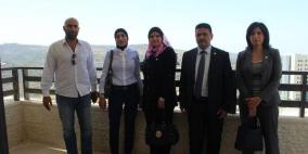 وفد من البنك التجاري الفلسطيني يزور ضاحية الريحان السكنية