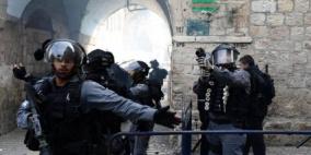 الاحتلال يبعد موظفا عن الأقصى 15 يوما