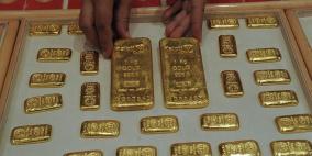 الذهب يتراجع مع ارتفاع الدولار