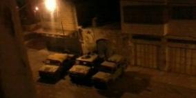 اعتقالات واستنفار بالخليل بحثاً عن منفذ إطلاق النار على الجندي