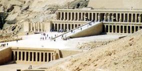 مصر.. اكتشاف مقبرة تحتوي على 50 مومياء