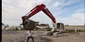 بالفيديو: هل هو تحدي "ثلج" مأساوي أم تحد لاكتشاف الخدعة؟