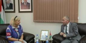 الزعتري يطلع مسؤولا أميركيا على معاناة الخليل