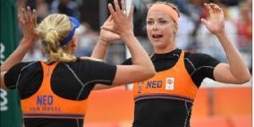 جدل حول زيّ فتيات هولندا للكرة الشاطئية