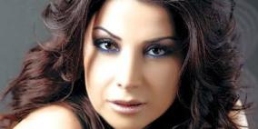 ألين خلف تدخل القفص الذهبي بزواجها من مدير أعمالها