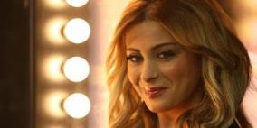 فرح يوسف تهاجم إحدى معجباتها.. والسبب؟