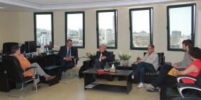 م.غنيم يلتقي ممثل وكالات المياه الفرنسية لبحث اليات التعاون في مجال المياه