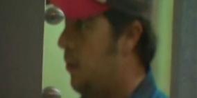 ايقاف شرطي ملاحة جوية امريكي صوب كاميرته تحت تنانير الراكبات