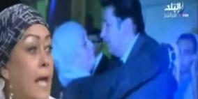 هالة فاخر ترى في مبارك رمزا وتصف تقبيل زملائها الرجال بـ "العادي"