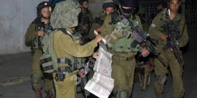 الاحتلال يعتقل والد أسيرين من بلدة سلواد