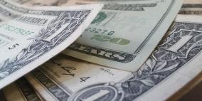 قفزات الدولار تتوالى صوب حد التعادل مع اليورو