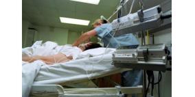 "كذبة نيسان" .. تتسبب بإدخال امرأة إلى العناية المركزة!