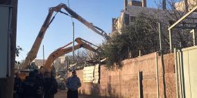 الاحتلال يهدم بناية سكنية قيد الانشاء في القدس