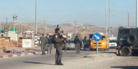 إعتقال شابين على حاجز زعترة بزعم حيازة سكين