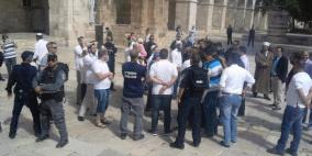 مستوطنون يقتحمون الاقصى والحراس يتصدون لهم