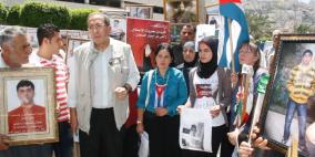 وفد كوبي ونقابة المحاميين يتضامنون  في خيمة الاعتصام في نابلس اليوم