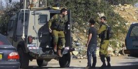 الاحتلال يعتقل شابين وطفلا من سلواد