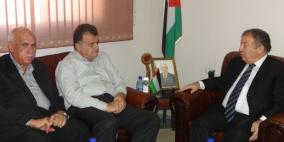 العسيلي يبحث مع امين عام اتحاد العمال دعم قطاع العمال في المدينة