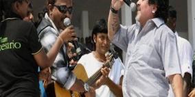 مارادونا يزور الهند ويسعد عشاق كرة القدم في البلاد