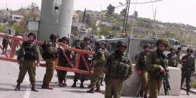 الاحتلال ينصب برجا عسكريا في واد سعير شمال الخليل