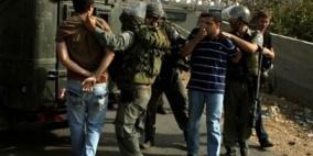الاحتلال يعتقل ثمانية شبان من محافظة الخليل