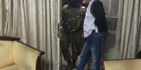 القدس: الاحتلال يعتقل 3 مواطنين بينهم طفل ويقتحم مقر "فتح" في الرام