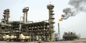 النفط يتراجع وسط شكوك بخفض الإمدادات