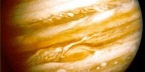 دراسة تكشف سر سخونة الغلاف الجوي للمشتري
