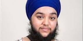 بالفيديو والصور.. امرأة تطلق لحيتها وشاربها‎ لانها تشعر بأنوثة أكبر