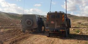 الاحتلال يعتقل شقيقين من خربة الحديدية في الاغوار